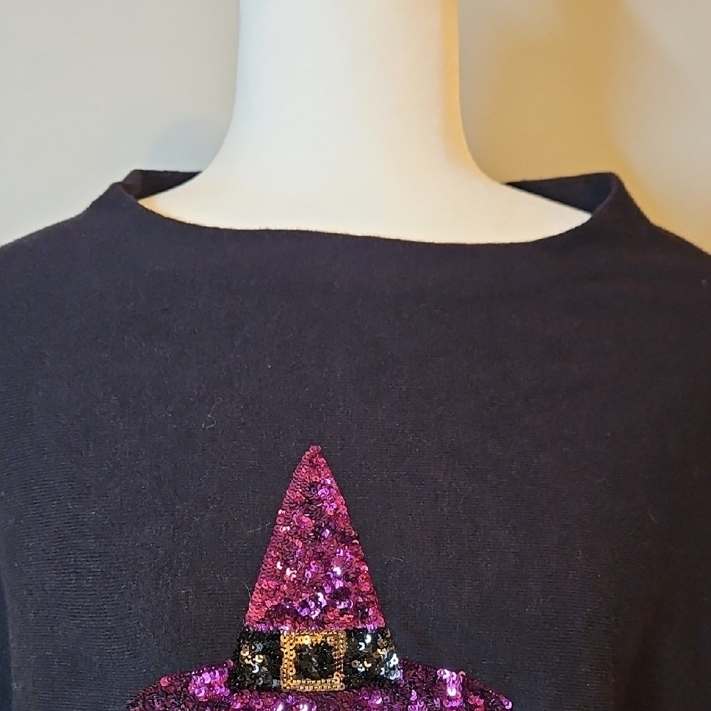 Black Cape with Skull and Witch Hat Design Halloween Glitter - Picture 3 of 8